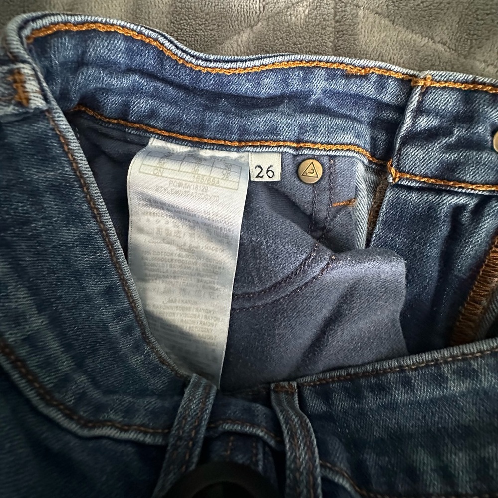 Guess High Rise Skinny Jeans - Picture 5 of 5